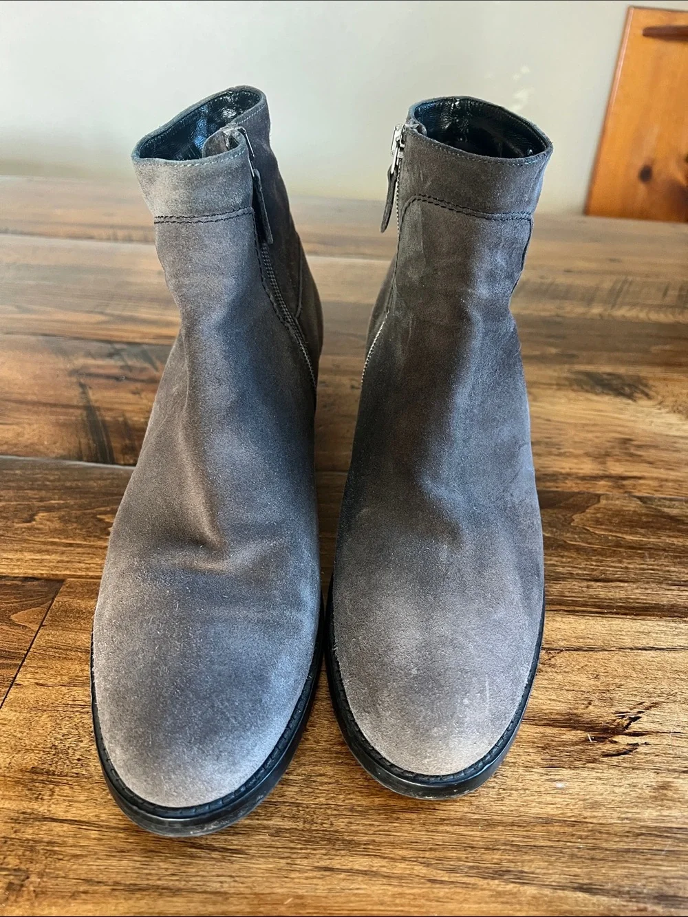 Aquatalia Tilda Weatherproof Suede Bootie in Gray Sz 10